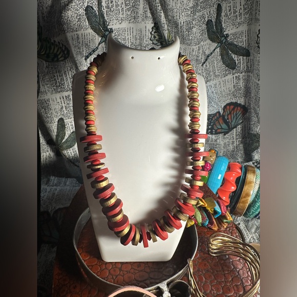 Wooden earrings and necklace setMust bundle! 3 for $10 or 4 for $15 etc - Picture 2 of 4